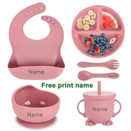 Nom personnalisé Baby Feeding sets Silicone Aspiring Assied Plats Spoon Fork Bib Childrens Table Volent Bols d'alimentation 6PCS / SET 240409