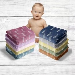 Couvertures personnalisées à motif de nom pour bébés, enfants et adultes, couverture en flanelle avec police de couleur unie, pour tout-petits, 240102