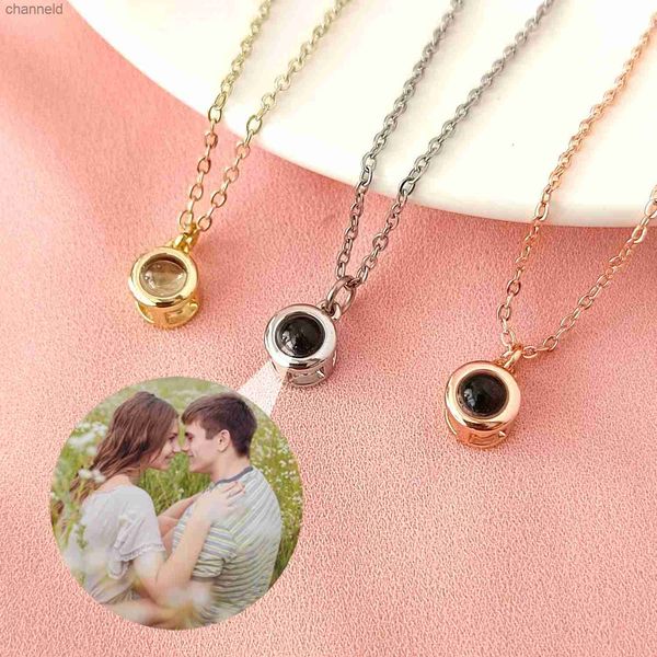 Collar con foto de proyección personalizada El colgante creativo con foto de personalidad personalizada es un regalo conmemorativo para hombres y mujeresL230519