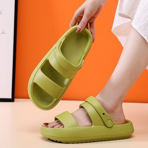 Sandalias tipo zapatilla personalizadas para mujer con suela gruesa para la moda de verano, celebridad de Internet, lindo estudiante para uso al aire libre, verde