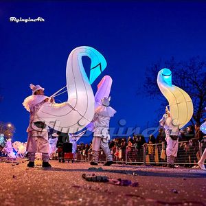 Concertpodiumprestaties Lopen Opblaasbaar Wit Zwaankostuum 2m Prestatierekwisieten Verlichting Opblazen Dierenmascottekostuum voor Paradeshow