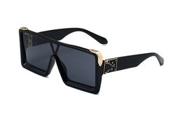Une pièce forme hommes lunettes de soleil été surface lunettes de soleil femmes mode OVERSISE 3 couleurs lunettes plage styles populaires dames UV400 gafas de