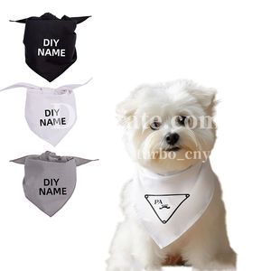 Pet Cat Dog Triangular Triangular Saliva Saliva Toalla de moda Collar de perros para mascotas para Schnauzer Bichon Teddy Nombre personalizable Bufanda