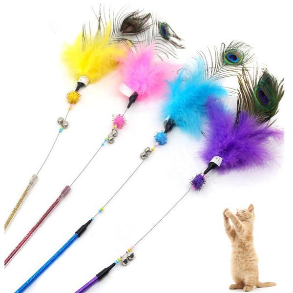 chat de compagnie jouant des jouets canne à pêche chat teaser plume de paon jouet pour chaton2359