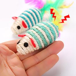 Animal de compagnie chat jouet coloré Sisal souris avec queue de plume dessin animé Rat jouet pour animaux de compagnie Anti-résistant grincement jouet souris pour chats chaton molaire