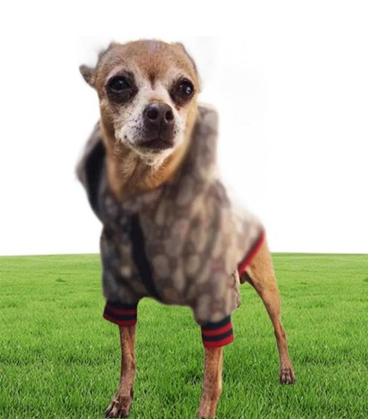 Pet Dog Apparel Patrón de marca Classic Moda Dogs Sweatshirts Lindos con capucha de peluche ropa Pequeña ropa exterior para perros7009822