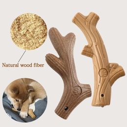 Jouets à mâcher pour chien de compagnie dents molaires bâton propre intéressant forme de bois de pin morsure Durable chiot jouet interactif fournitures 240314