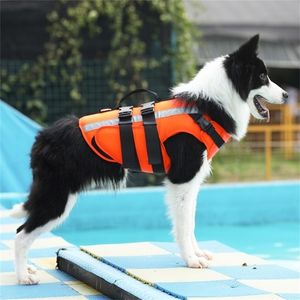 Pet Dog Gilet de sauvetage Vêtements de sécurité Gilet de natation Maillots de bain pour petit gros chien Husky accessoires de taureau français LJ201006
