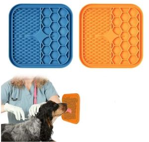 Pet Feed Mat Langzamer voederkussen voor Cat Dog Licky Licking Mat Puppy Bading afleidingskussens Siliconen Dispenser