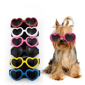 Lunettes pour animaux de compagnie lunettes de soleil en forme d'amour coupe-vent lunettes de protection UV petits chiens et chats accessoires universels petit miroir d'amour