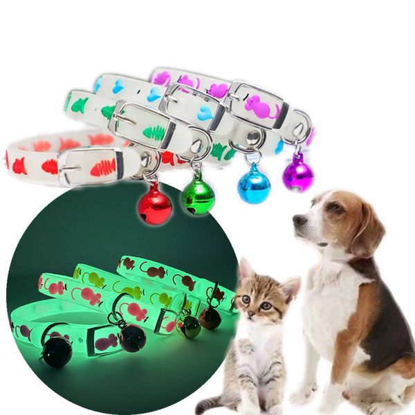 Collares que brillan intensamente para mascotas con campanas que brillan en la noche Perros de dibujos animados Collar de gatos Collar luminoso de silicona Suministros para mascotas anti-perdida Q64