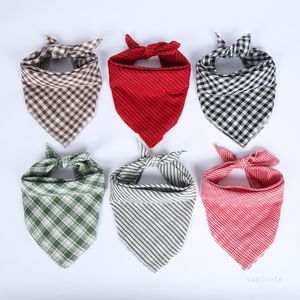 Écharpe carrée pour animaux de compagnie, Plaid rouge vert, Triangle, serviette de salive pour chien, bavoir pour chat, fournitures de vêtements pour animaux de compagnie, T9I001183