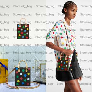 Petit Sac Plat Mini Tote Bag Yayoi Kusama Cross Body Monograms Cuir M81867 Sac à main YK PAINTED DOTS Mini Sacs à main