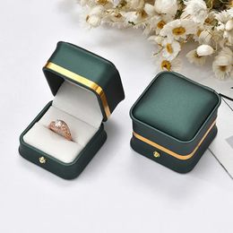 Phnom Organizador de joyas de cuero verde oscuro Caja de anillo de boda Colgante Pulsera Collar Caja de almacenamiento Caja de presentación de embalaje de regalo 231226