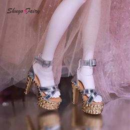 Phoeb bjd Doll Chaussures 1/4 minifee bariy haut talon argent magnifique chaussures de mode rétro de sculpture à balle accessoires articulés 240514