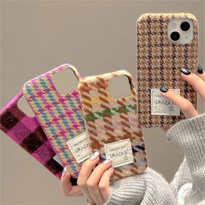 Étui de téléphone coréen chaud hiver coloré pied-de-poule à carreaux en peluche tissu doux iPhone 15 14 Pro Max 13 12 11 couverture arrière antichoc 231104