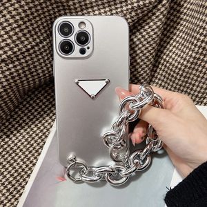 Telefoonhoesje met ketting Luxe ontwerper Klassieke brief Heren Dames Schokbestendige telefoons Gevallen Hoge kwaliteit voor iPhone 13 11 12 pro max 7 8 X XS