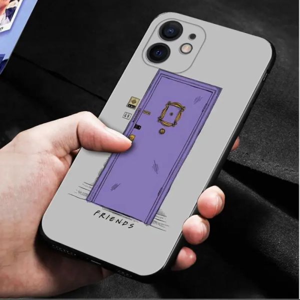 Shel du téléphone pour Apple iPhone 15 14 13 12 11 Pro Max 13 12 Mini XS Max xr x 7 8 Plus Case Friends TV Show Purple Porte