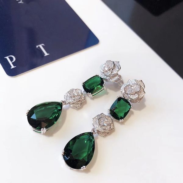 Boucles d'oreilles PIAGE série Possession ROSE Extremely Argent massif plaqué or 18 carats Bijoux de luxe