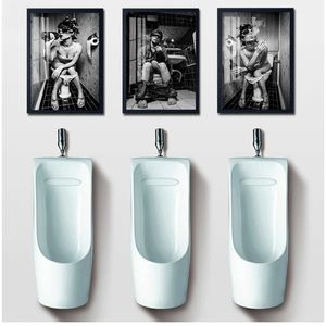 Photo affiche noir et blanc peinture toilette Sexy femme homme impressions sur toile Bar fille fumer et boire salle de bain Woo