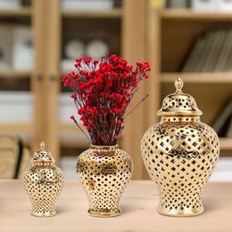 Vase en céramique doré percé, pot de gingembre avec couvercle, pot de rangement creux, Vase à bourgeons en treillis sculpté, pot de temple pour chambre, décoration de la maison, 240123
