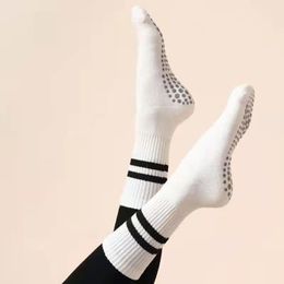 Bas de Pilates ALX chaussettes de yoga antidérapantes en coton piles à tube moyen pour femmes plus épais chaussettes de yoga Pilates en éponge al