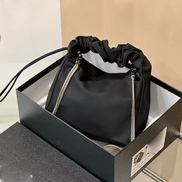 Kussen 2022 Lente en zomer nieuwe nylon tassen ketting groente mand licht mode veelzijdige draagbare messenger tas forens pakket