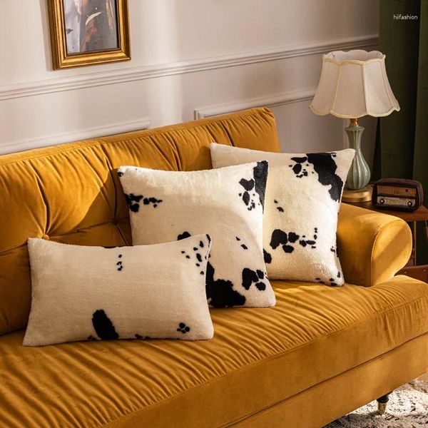 Housse de coussin en peluche Style vache laitière, taie d'oreiller en tissu doux, garde au chaud, à la mode, pour toute chambre à coucher, canapé-lit, décoration de maison, hiver