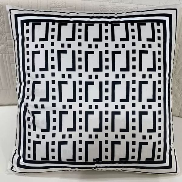 Oreiller des textiles décoratifs coussin de créateurs f lettres coton de mode avec oreillers intérieurs coussins de décoration intérieure beaux ashion s s