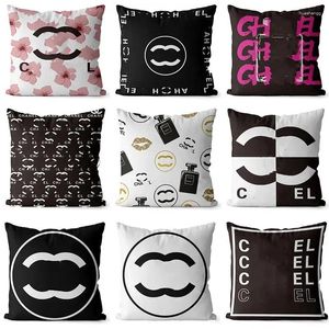 Oreiller concepteur jet en noir et blanc Logo Home Cover Sofa Decoration 45 45 cm Core amovible