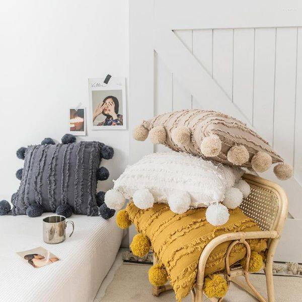 Oreiller à la mode coton et lin Jacquard petite peluche autour de la boule artisanat housse de canapé maison chambre décoration taie d'oreiller