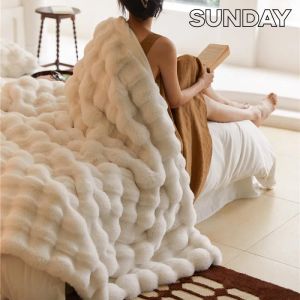 Oreiller couverture de fausse fourrure pour hiver chauds Highend Fluffy Bubble en forme de bobines pour les lits Luxury Super confortable canapé-oreiller