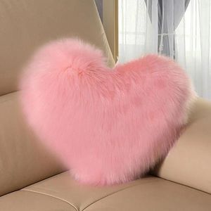 Oreiller en fausse fourrure toret d'oreiller coeur en peluche à coeur doux et enveloppement de coussins