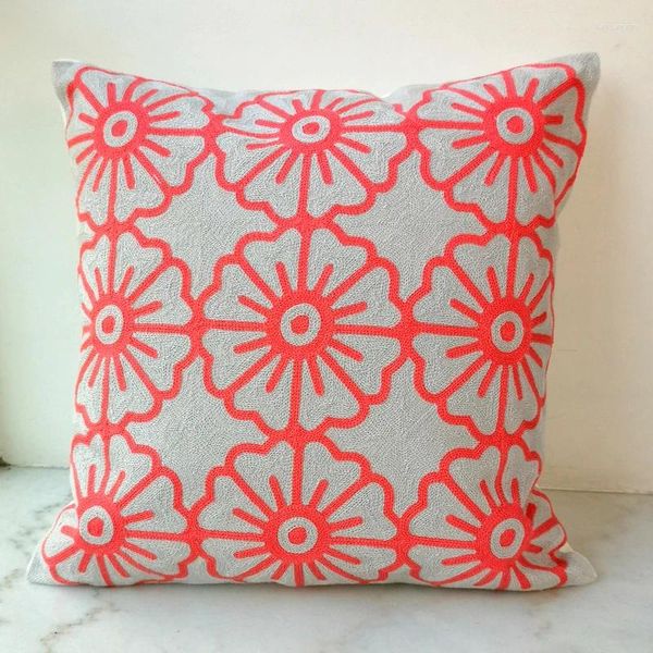Oreiller couvercle rouge gris Coucle mignon Coucle de broderie florale avec pour canapé lit simple décoratif 45x45cm