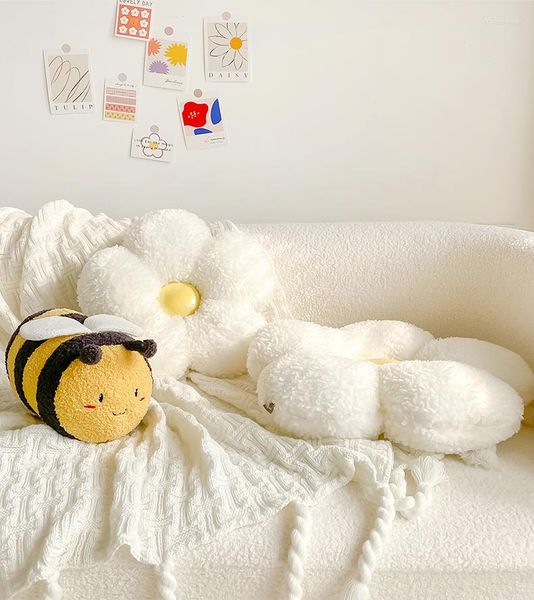 Almohada estilo Ins flor abeja niñas dormitorio dormir decoración Animal encantador salón sofá ventana