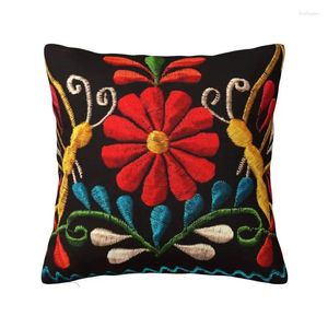 Kussen Mexicaanse vlinders en een rode bloembedekkingen kleurrijk traditioneel borduurwerk -fluwelen Noordse kisten huisdecoratie