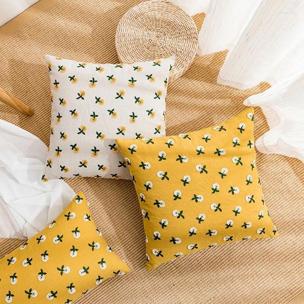Oreiller moderne couverture de style coton de coton broderie de lin jaunes petites fleurs oreillers décoratifs Homestay el canapé-oreiller