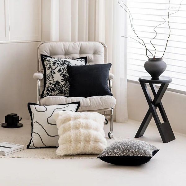 Oreiller moderne minimaliste noir et blanc canapé de luxe français accessoires de décoration de maison de luxe