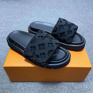 Kussengepleubels zwembadglaasjes muilezels strand sandalen beroemde ontwerper dames mannen flat mode flip letters platform panta zomers scuffs c106