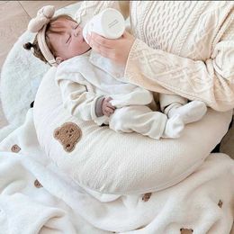 Oreillers pour bébé oreiller lune en forme d'amortisseur détachable chant pour enfants nouveau-né bébé ours conception décorative allaitement oreiller d240522