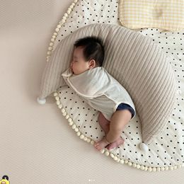 Oreillers INS born bébé coussins d'allaitement coton doux oreiller d'allaitement forme de lune lavable nourrisson alimentation taille coussin chambre décor 230720