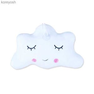 Cuscini New Cute Baby / Adult Moon Star Cloud Shape Emoticon Breve peluche Cuscino per pisolino Cuscino per bambole CiondoloL231117
