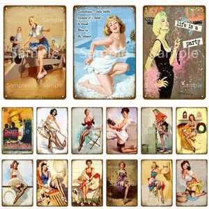 Pin Up Girls Vintage Metal Tin Sign Poster Sexy Lady Tin Signs Chic Art Painting Cafe Pub Bar Club Casino Wall Home Decoratie Man Cave Home Decor Maat 30x20cm W01