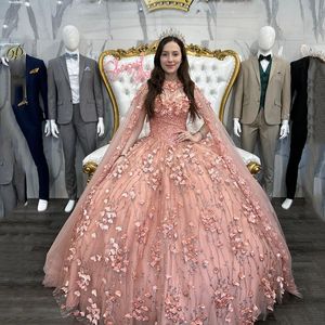 Rose 3DHandmade Fleurs Robe De Bal Quinceanera Robes Avec Cape De L'épaule Dentelle Appliques Perles Robe De 15 16 Anos