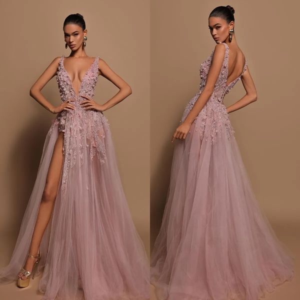 Vestidos de noche rosados de línea A, elegantes vestidos de fiesta con perlas y cuello en V, vestidos largos sin espalda divididos para ocasiones especiales