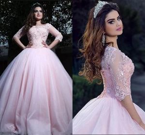Robe de bal rose Quinceanera Robes Sheer Dentelle Approbée Halfs Handles Arabe Dubaï Fête de la fête de la soirée Robe de soirée