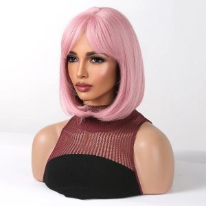 Pink Bob Wigs Short Cosplay Cosplay Lolita Wig synthétique avec une frange pour les femmes Femme Femme Daily Hair High Température