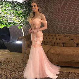 Pink Lijfje Zien via Kant Mermaid Prom Dresses 2021 Spaghetti Riemen Avondjurk Lange Formele Feestjurk Op maat gemaakt