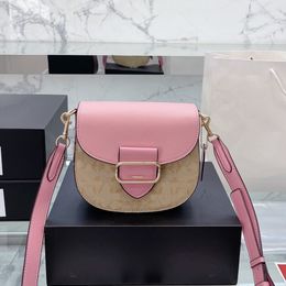 Rosa Klassiska Crossbody-väskor för kvinnor Högkvalitativa läderhandväskor Lyxdesigner axelväska Modetrend Handväska med dammpåse 230711bj