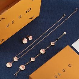 Roze klaver kettingen Designer Luxe armband Kerst Liefde Geschenk Ketting Winter Nieuwe verjaardag Bead Pendant Oordingen